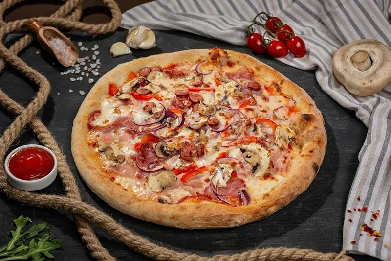 Pizza Cu De Toate L